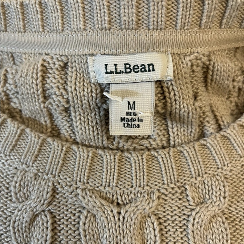 L.L. Bean Women's Cable Knit long sleeve Sweater - beige/tan EUC. Size medium - Picture 5 of 6